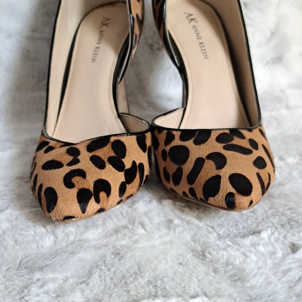 Anne Klein animal print 3.5in heels. Size 7.5.